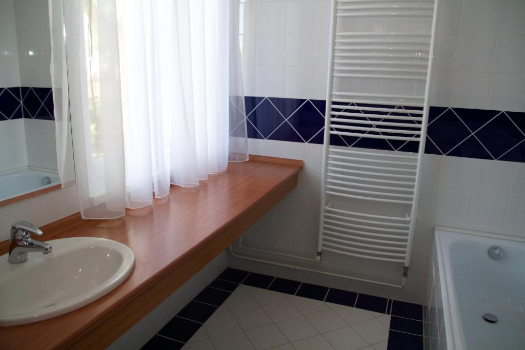 Platan Hotel Шарвар Номер фото
