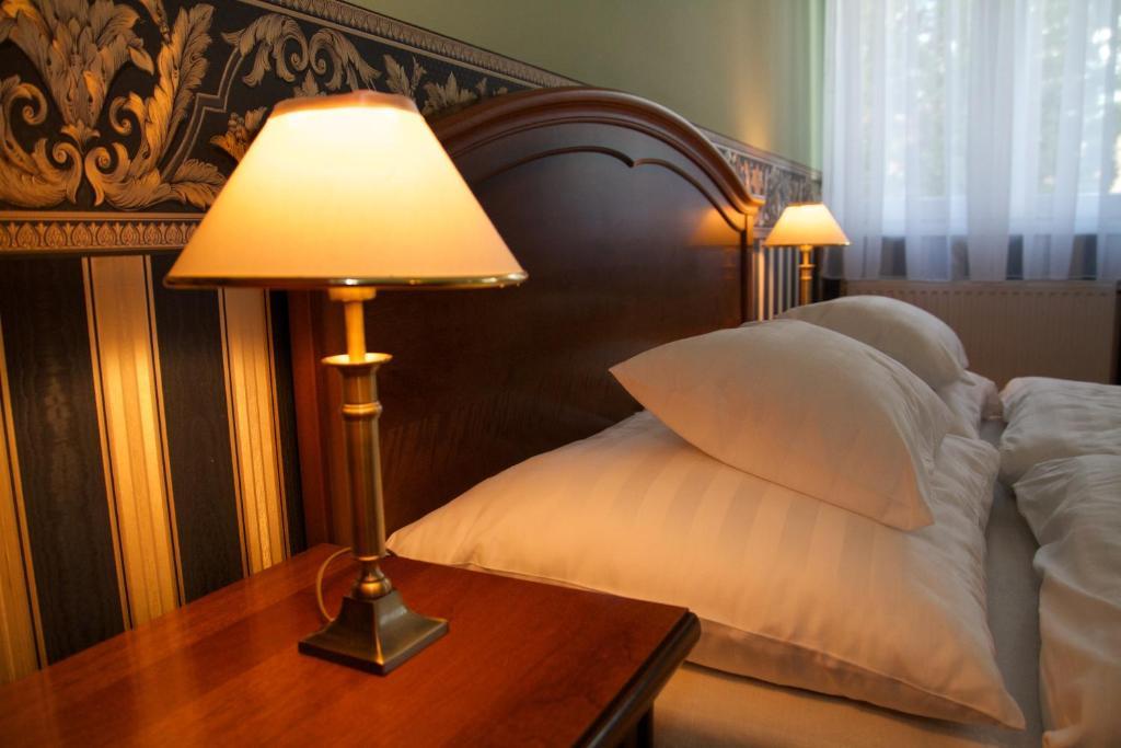 Platan Hotel Шарвар Номер фото