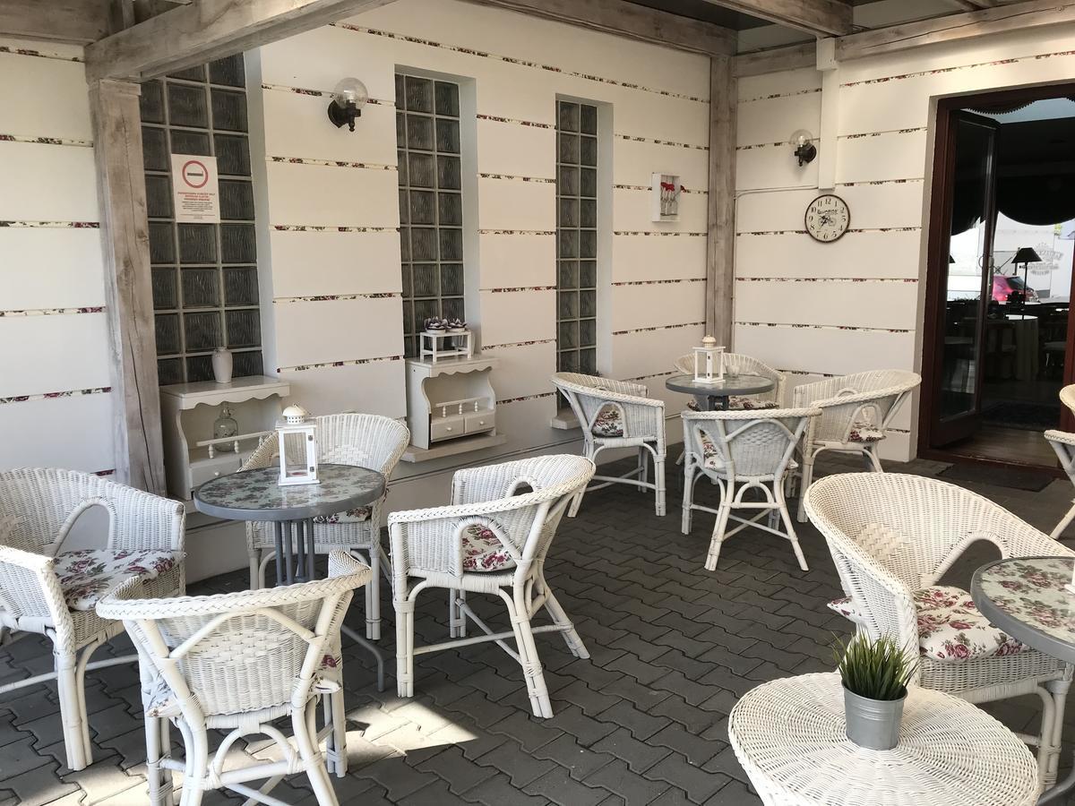 Platan Hotel Шарвар Экстерьер фото